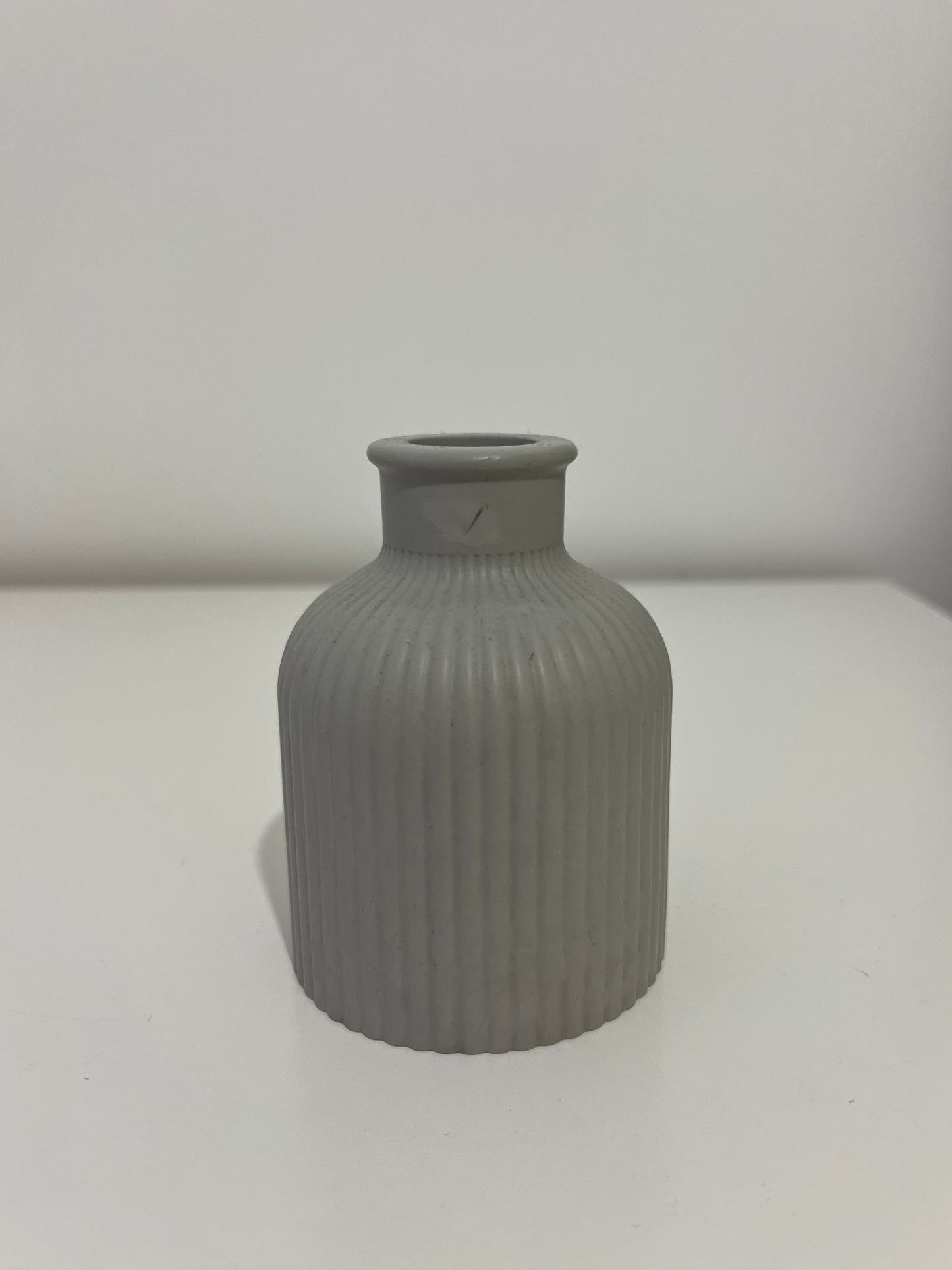 Ribbed Vase - Pebble